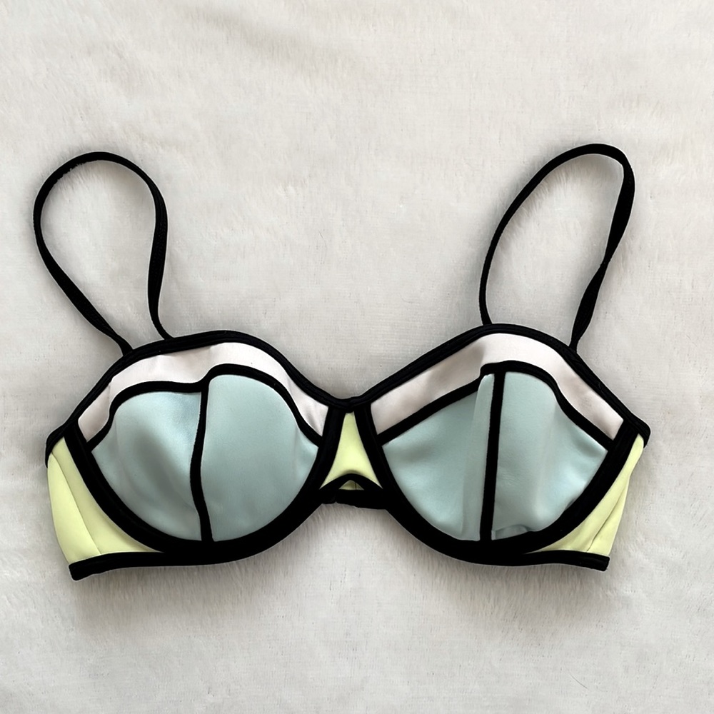 Forever 21 Bikini Top Size 32C